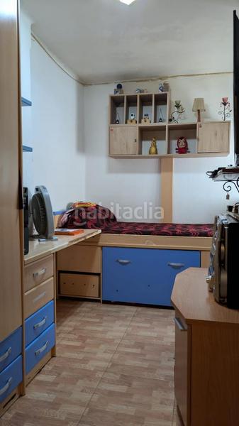 Foto 5445ac15-9692-48f5-b71e-11b8c59883f4. Piso se vende piso con ascensor y balcón en quart de poblet 3 habitaciones y 1 bañose encuentra situado cerca del metro y todos los ser en Riba - roja de Túria