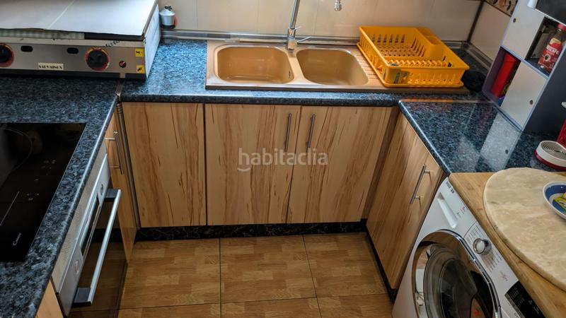 Foto 9a51f54c-ffe4-457f-b78d-c3fab2096324. Piso se vende piso con ascensor y balcón en quart de poblet 3 habitaciones y 1 bañose encuentra situado cerca del metro y todos los ser en Riba - roja de Túria