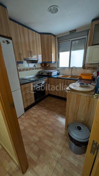 Foto ad1bdc7a-b70e-4ee9-8d0c-e4294d6b9d02. Piso se vende piso con ascensor y balcón en quart de poblet 3 habitaciones y 1 bañose encuentra situado cerca del metro y todos los ser en Riba - roja de Túria