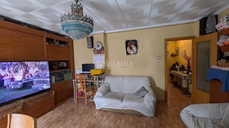 Foto ad4c79bf-f88d-4f34-bcc6-7e60698adeeb. Piso se vende piso con ascensor y balcón en quart de poblet 3 habitaciones y 1 bañose encuentra situado cerca del metro y todos los ser en Riba - roja de Túria