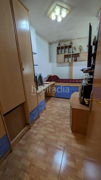 Foto cf56ab9c-f6a8-470f-990f-9a0b44a41d26. Piso se vende piso con ascensor y balcón en quart de poblet 3 habitaciones y 1 bañose encuentra situado cerca del metro y todos los ser en Riba - roja de Túria