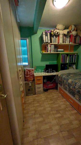 Foto d013e78f-2bcc-4697-bb6a-3ae7c4c379a0. Piso se vende piso con ascensor y balcón en quart de poblet 3 habitaciones y 1 bañose encuentra situado cerca del metro y todos los ser en Riba - roja de Túria