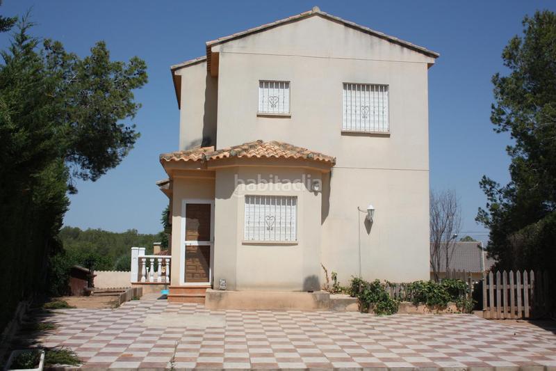 Foto b94366df-0b63-4ef5-83a5-ffee35c41181. Casa chalet en venta en montehorquera urbano, 328.000 4 habitaciones, 2 baños, piscina comunitaria en Vilamarxant