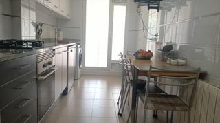 Casa adossada a San Antonio de Benagéber. Se vende adosado en san antonio de benageber.dispone de espacios