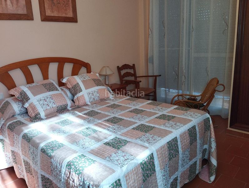 Foto b388d10b-de36-41f4-9a42-360268ea35fb. Casa amb piscina a Olocau