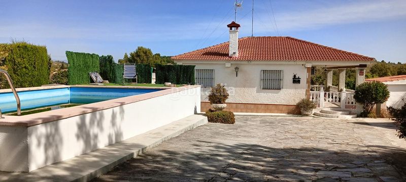 Foto bbaaeba3-4ce3-4ff2-a87b-8c2e017ff5c4. Casa amb piscina a Riba - roja de Túria