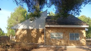 Haus in Riba - roja de Túria. Se vende chalet estilo mediterraneo en urbanización els pous rib