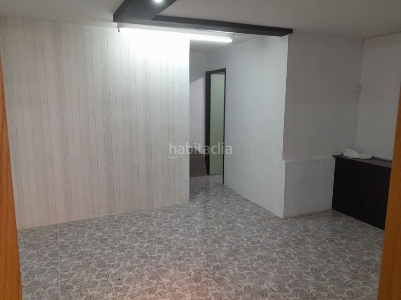 Foto b5b4d10b-8749-45be-b9b6-20e49db78cc2. Local comercial a Riba - roja de Túria