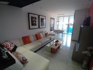 Duplex in Els Esquirols. Impresionante dúplex de diseño con vistas al mar