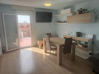 Àtic a Instituts-Universitat. Fantástico ático reformado con terraza en lluis companys