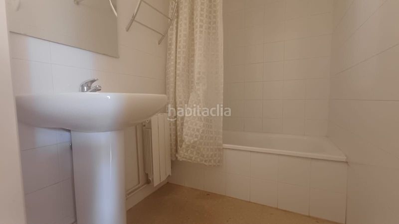 Foto d3b7f055-a68d-4643-a561-fa22f59382f7. Apartament amb calefacció a Balàfia Lleida