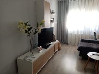 Apartment in Príncep de Viana-Clot-Xalets Humbert Torres. Apartamento reformado en la calle paer casanovas