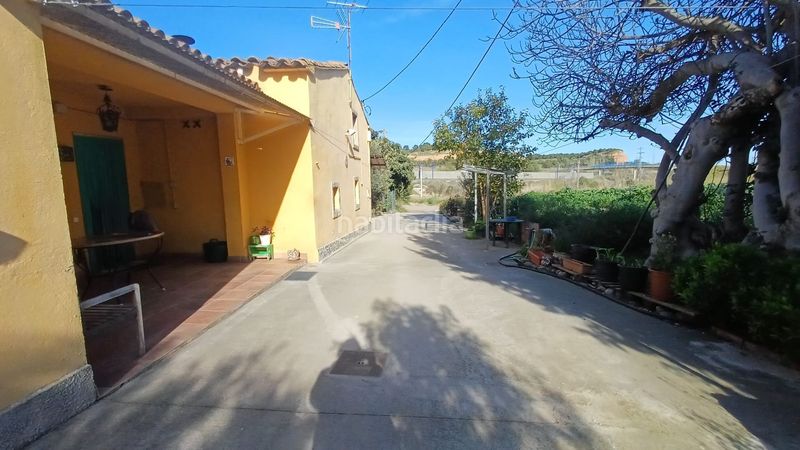 Foto cd35d54b-4a3f-4d15-9a5a-2e312f2a5a30. Casa amb calefacció a La Caparrella Lleida
