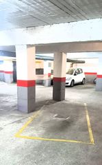 Aparcament cotxe a Príncep de Viana-Clot-Xalets Humbert Torres