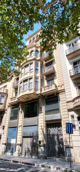 Foto 37009c98-3e68-4ee9-9839-673449053b8e. Edificio  emblematico ubicado en rambla ferran en Lleida