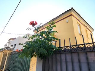 Lloguer Xalet  Carrer d'alfred pereña. Casa unifamiliar en alquiler