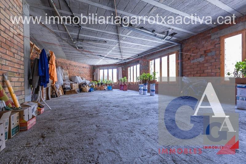Foto e617833b-4ffb-4380-8f4b-8026a4838961. Edificio en Setcases