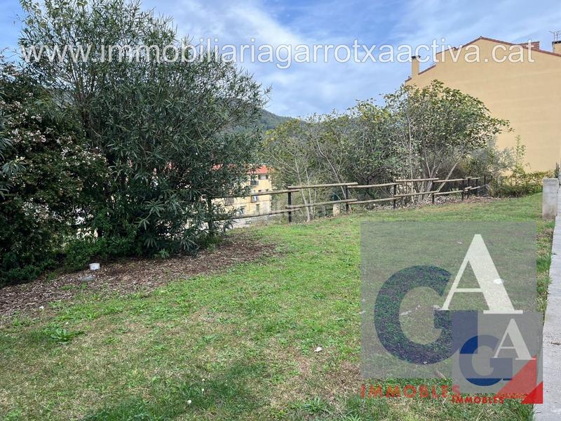 Foto 5e12aeb0-27b9-4f72-9ce4-c4ff8dfa3363. Terrain résidentiel dans Olot