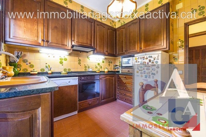 Foto 654660ce-82ff-4211-9a56-1bdc203d4273. Casa con riscaldamento parcheggio in Vall d´en Bas (La)