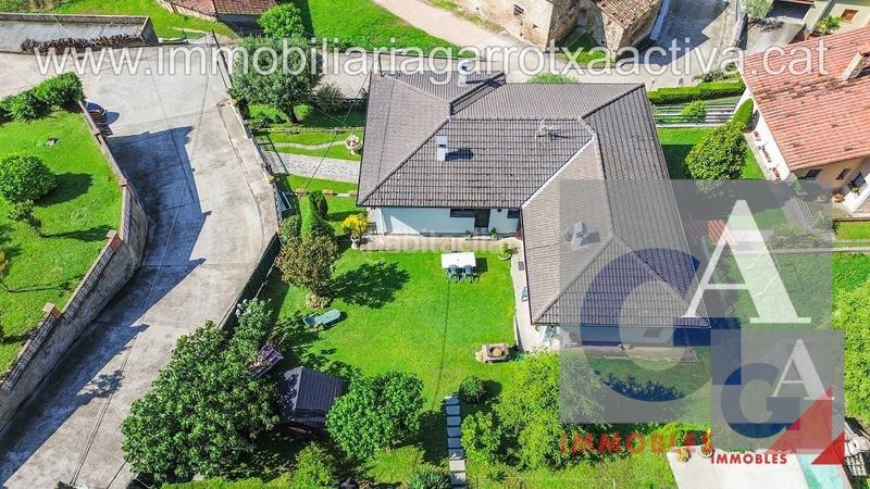 Foto 66e00139-7c5f-4c4c-8d15-883102165704. Casa con riscaldamento parcheggio in Vall d´en Bas (La)