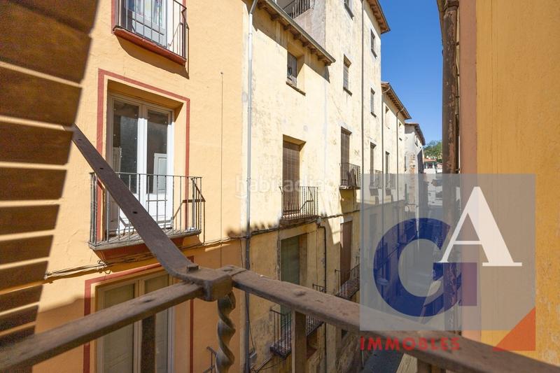 Foto 74a5a769-9676-496c-a556-9ab610c7d552. Edificio en Olot