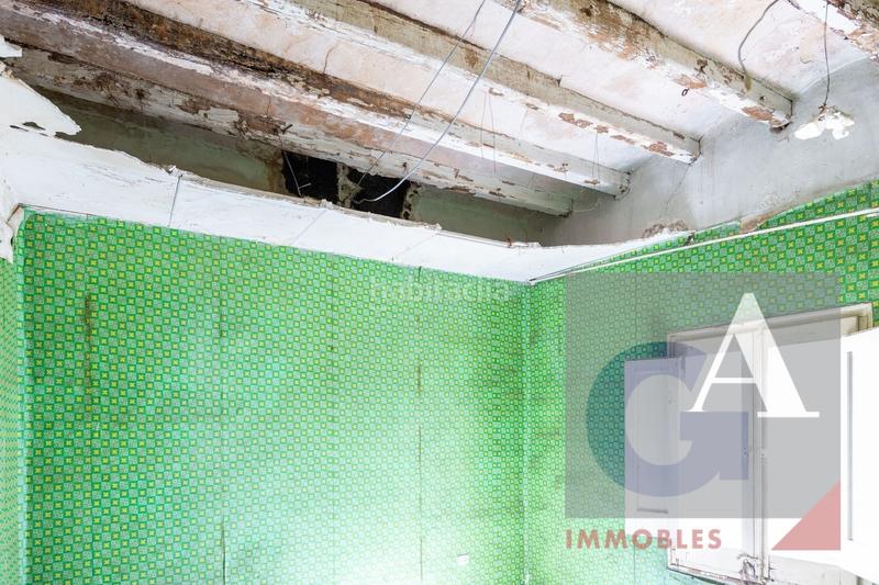 Foto 9a4f93f5-b4f4-4181-a1ff-26e5578309b4. Edificio en Olot