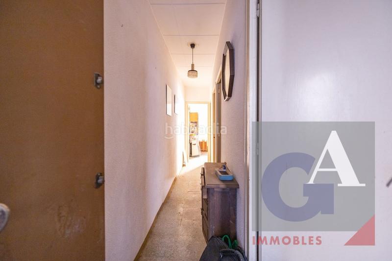 Foto a4d8bf97-45bb-41ad-b19d-609d326ebbda. Edificio en Olot