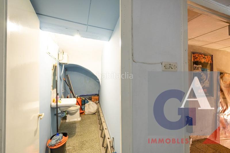 Foto b9d200f0-ff55-4c43-beac-b00dc17bd126. Edificio en Olot