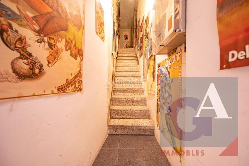 Foto bcb0688a-4e96-46b2-8d73-c736d0bc52fc. Edificio en Olot