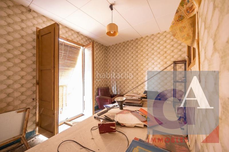 Foto f7c12f48-97d4-4b2f-acae-0933898e099f. Edificio en Olot