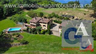 Masia a Sant Joan les Fonts