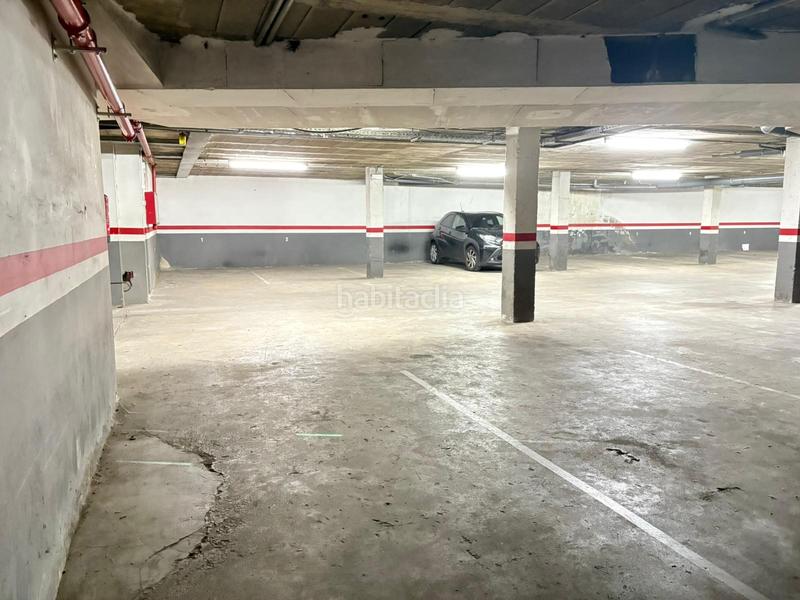 Foto 36b7ad21-4227-40b9-a1d3-366c4dea427c. Aparcament cotxe a Olot