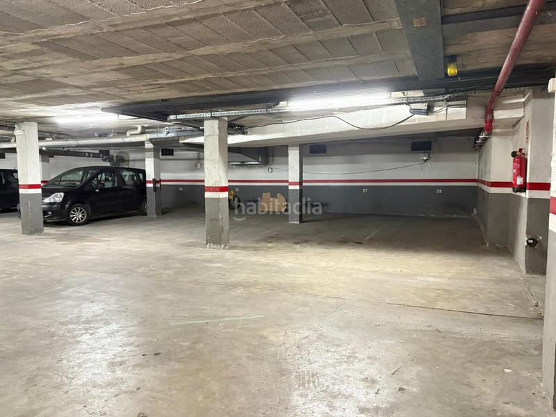 Foto 38dbd02d-31f4-48be-ad2e-a194ae345f6f. Aparcament cotxe a Olot