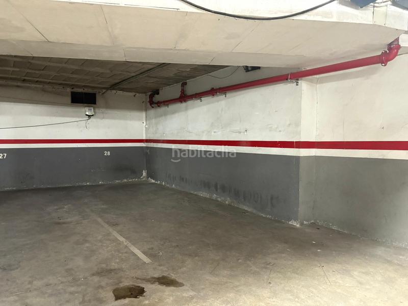 Foto dba6f303-8840-4303-8545-41028d5a6e72. Aparcament cotxe a Olot