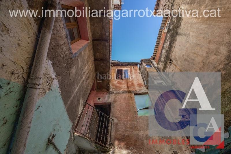 Foto 5e72cc68-18d0-4123-86e9-53b5ea9d8d74. Edificio en Olot