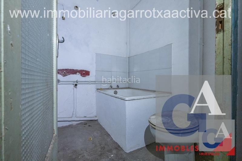 Foto 6a7da8d4-9ff6-4bc4-af89-63e3218fe7d3. Edificio en Olot