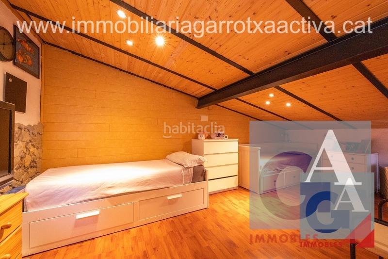 Foto 7d271093-1266-4f2b-9a2d-a1c15245ae16. Edificio en Olot