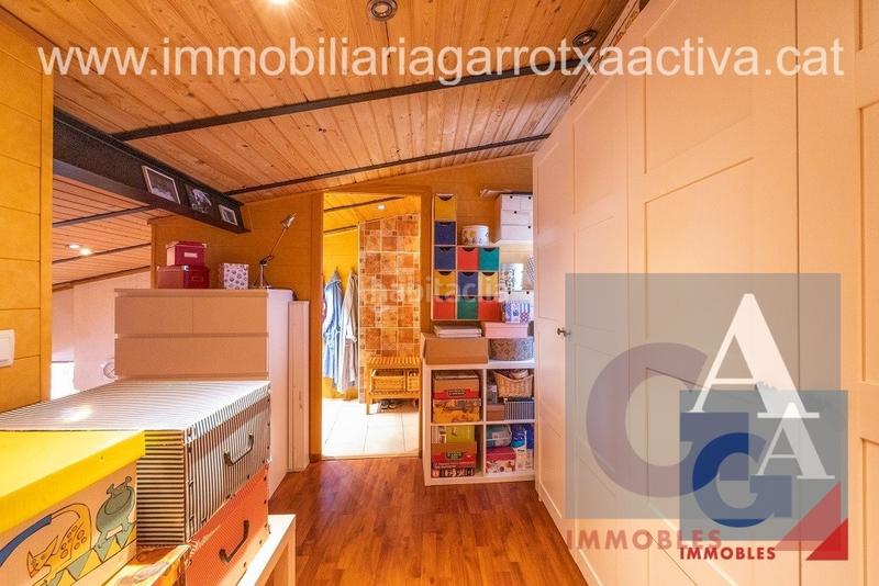 Foto 9112dba6-67bb-4d57-8b32-da4c5352e78b. Edificio en Olot