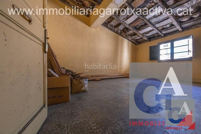 Foto 95dafe0e-c4c8-4a7a-8d4f-d9558844f9eb. Edificio en Olot