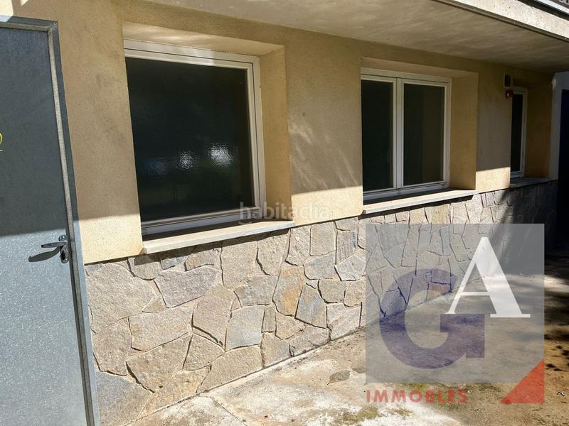 Foto a6db499f-8d96-4f77-8e9f-412729576493. Parking coche en Sant Joan de les Abadesses