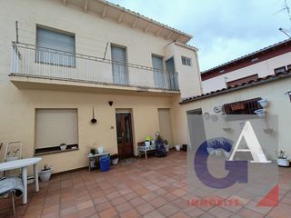 Semi detached house in Ripoll