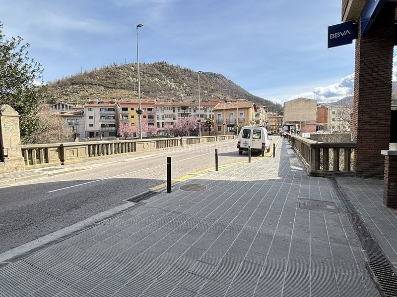 Foto a0e42b99-321a-408b-9441-2fb1a9f8e178. Aparcament cotxe a Ripoll