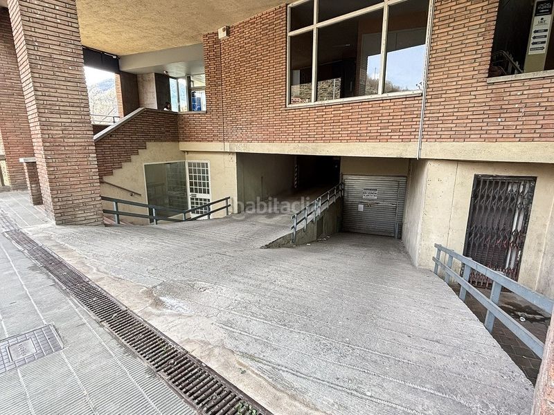 Foto ff7f6dc4-db1c-44b6-8f07-6d1909c298ec. Aparcament cotxe a Ripoll