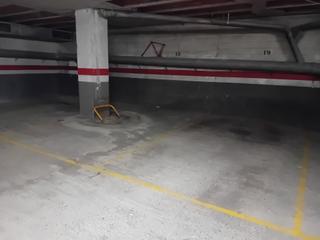 Parking voiture à Ripoll