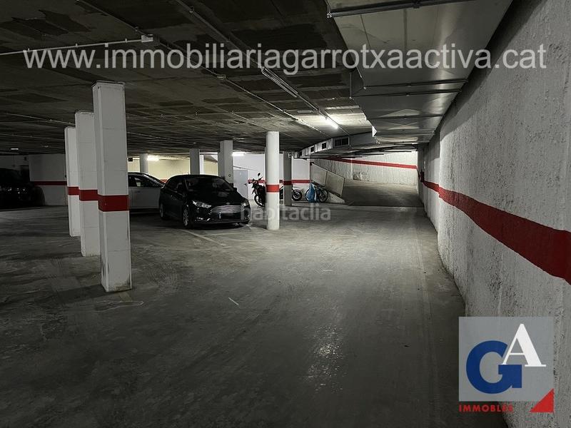 Foto 9d2c136b-aaaa-44fb-b683-f79076c65a2c. Alquiler parking coche en Olot