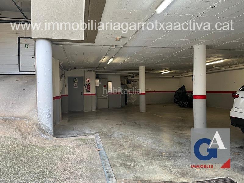 Foto 6179d4cb-e976-4bbe-8067-15a4a9260a1d. Lloguer aparcament cotxe a Olot