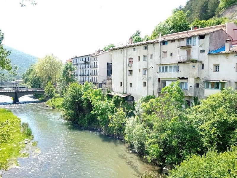 Foto e828c25a-6ae2-42d5-82b9-68a86cbe6a67. Edificio in Ripoll