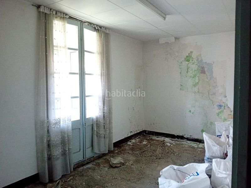 Foto 71545562-9762-43a2-985d-a5655ad3dea1. Edificio en Ripoll
