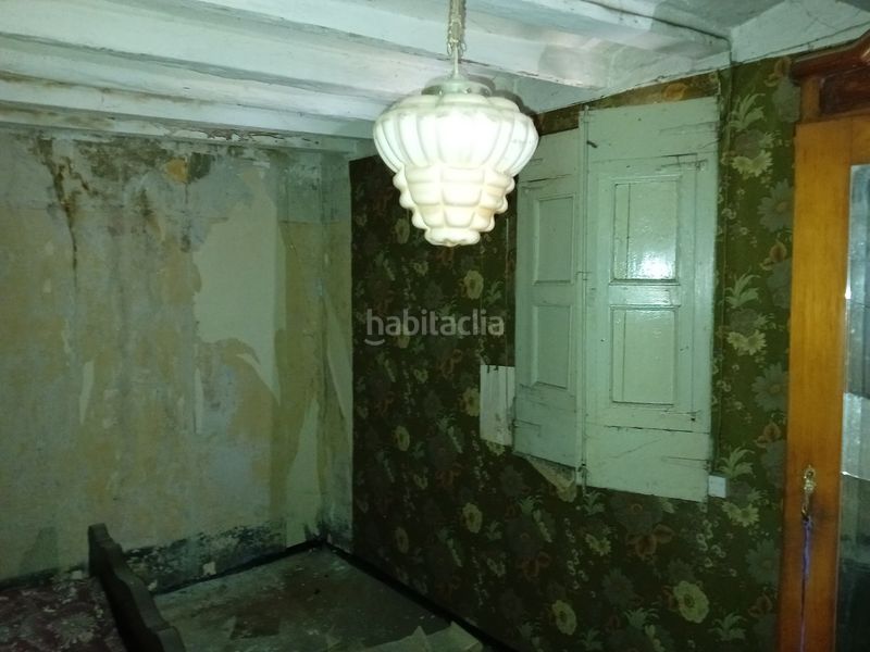 Foto f45acf78-649a-4327-82d2-42d481b4b790. Edificio en Ripoll