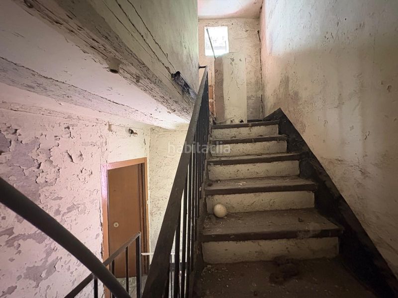 Foto 75f4eec9-7c20-4695-9258-e045fa31c23d. Edifici a Ripoll